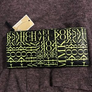MICHAEL KORS NEON MONEY PIECES LARGE WALLET NWT